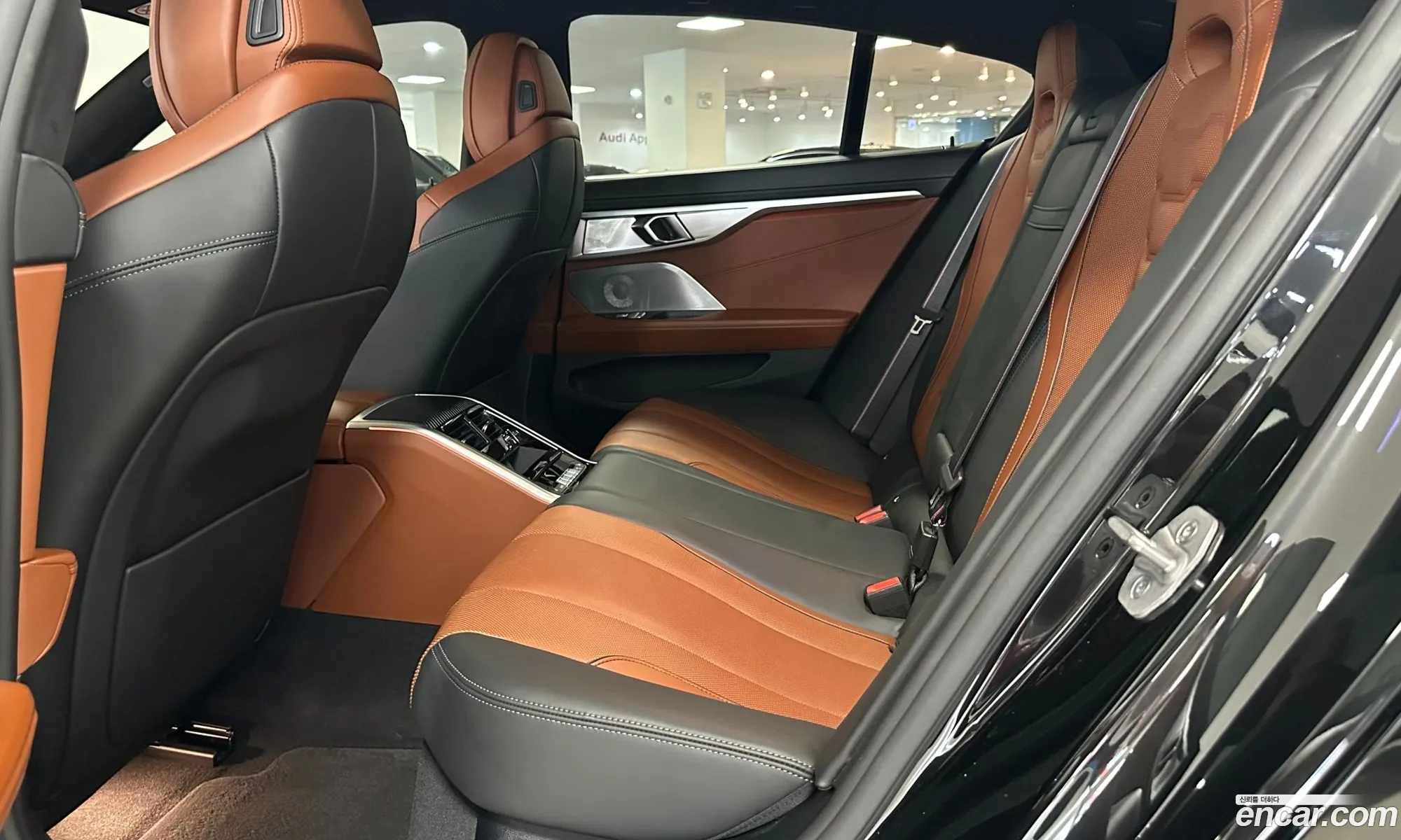 BMW 8 Series 2024 — 10