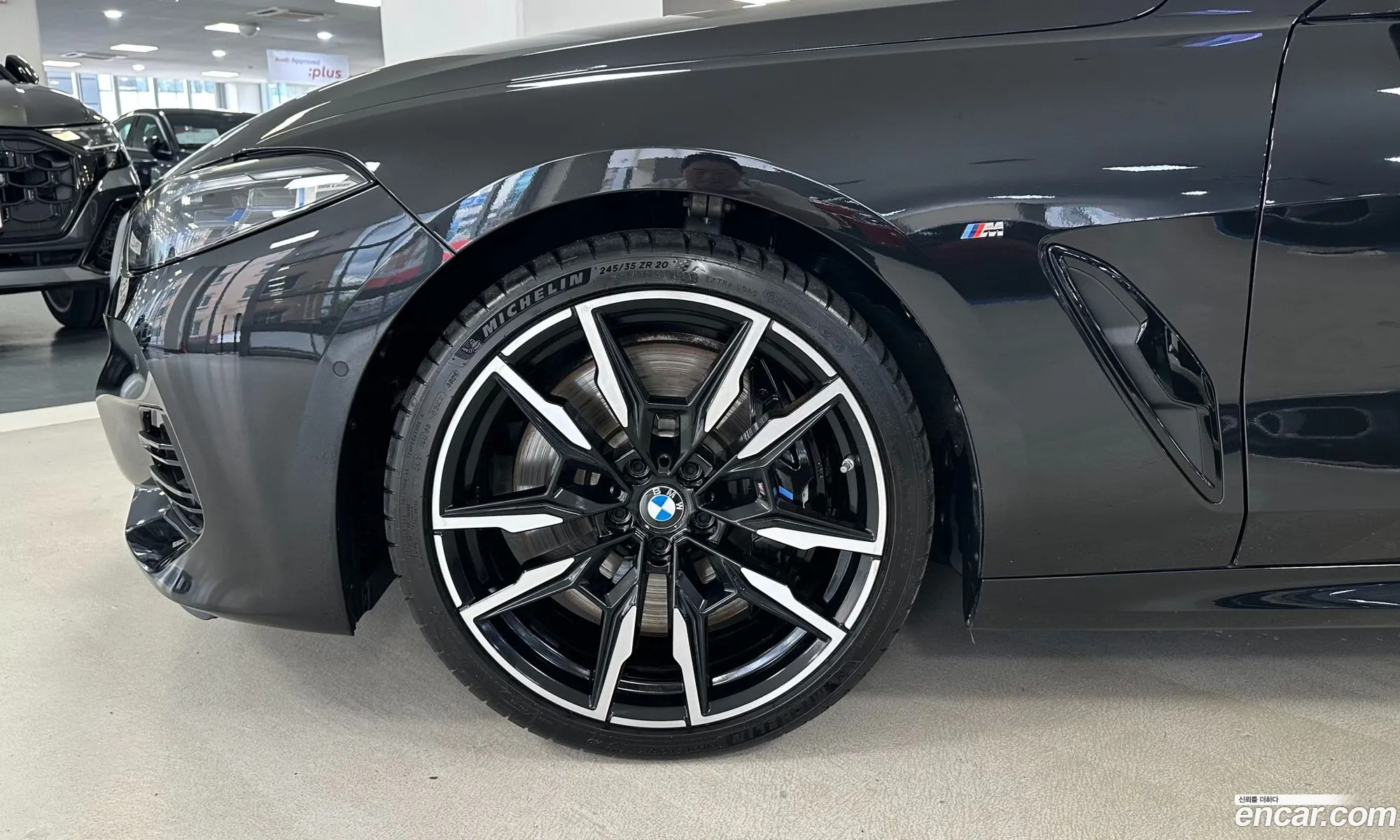 BMW 8 Series 2024 — 16