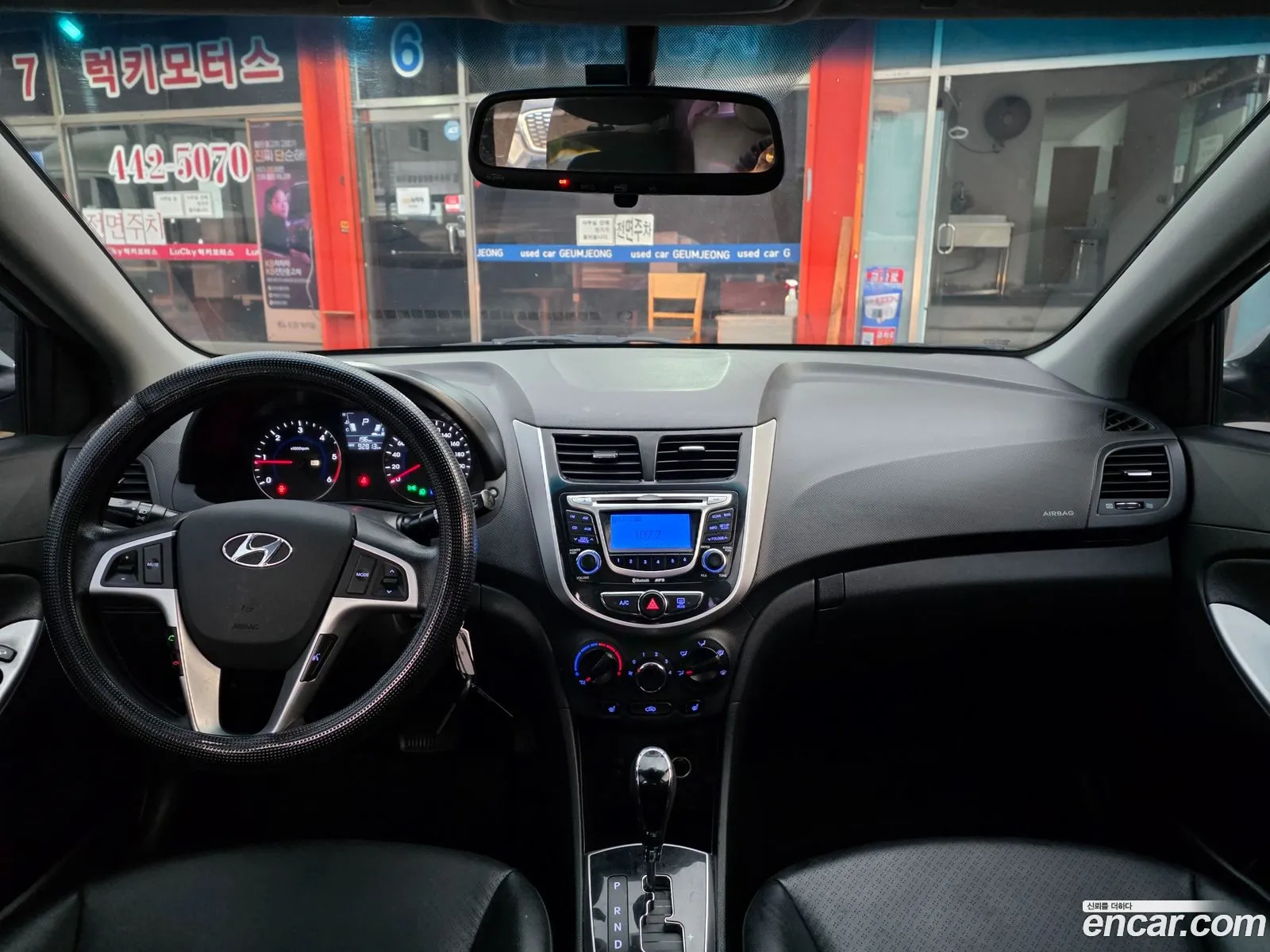 Hyundai Accent 2012 — 11