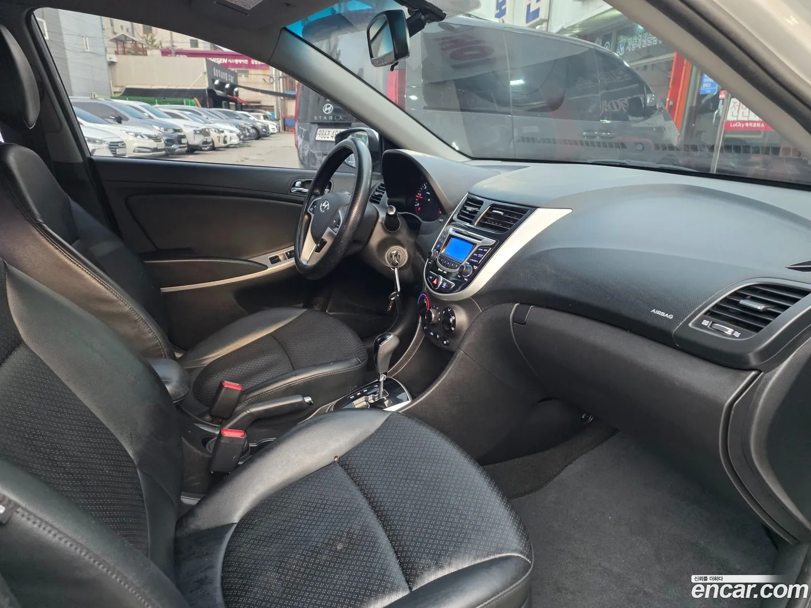 Hyundai Accent 2012 — 5