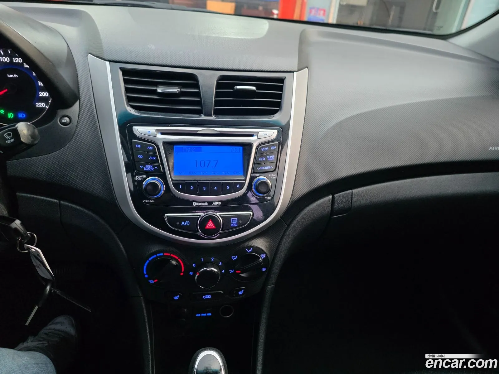 Hyundai Accent 2012 — 10