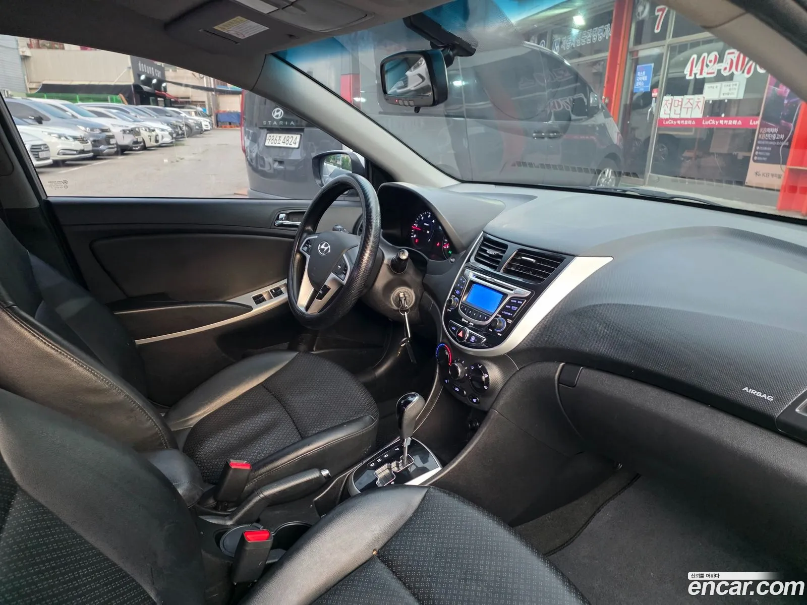 Hyundai Accent 2012 — 14