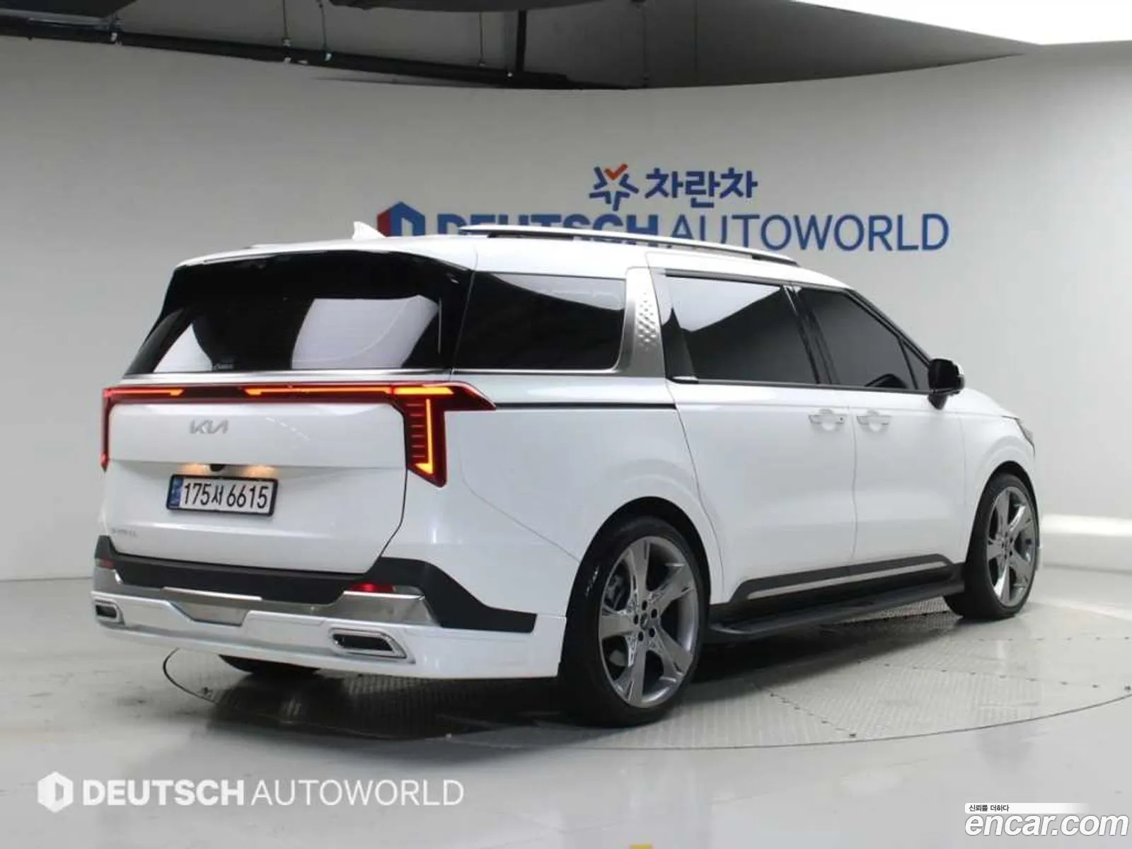 Kia Carnival 2024 — 3