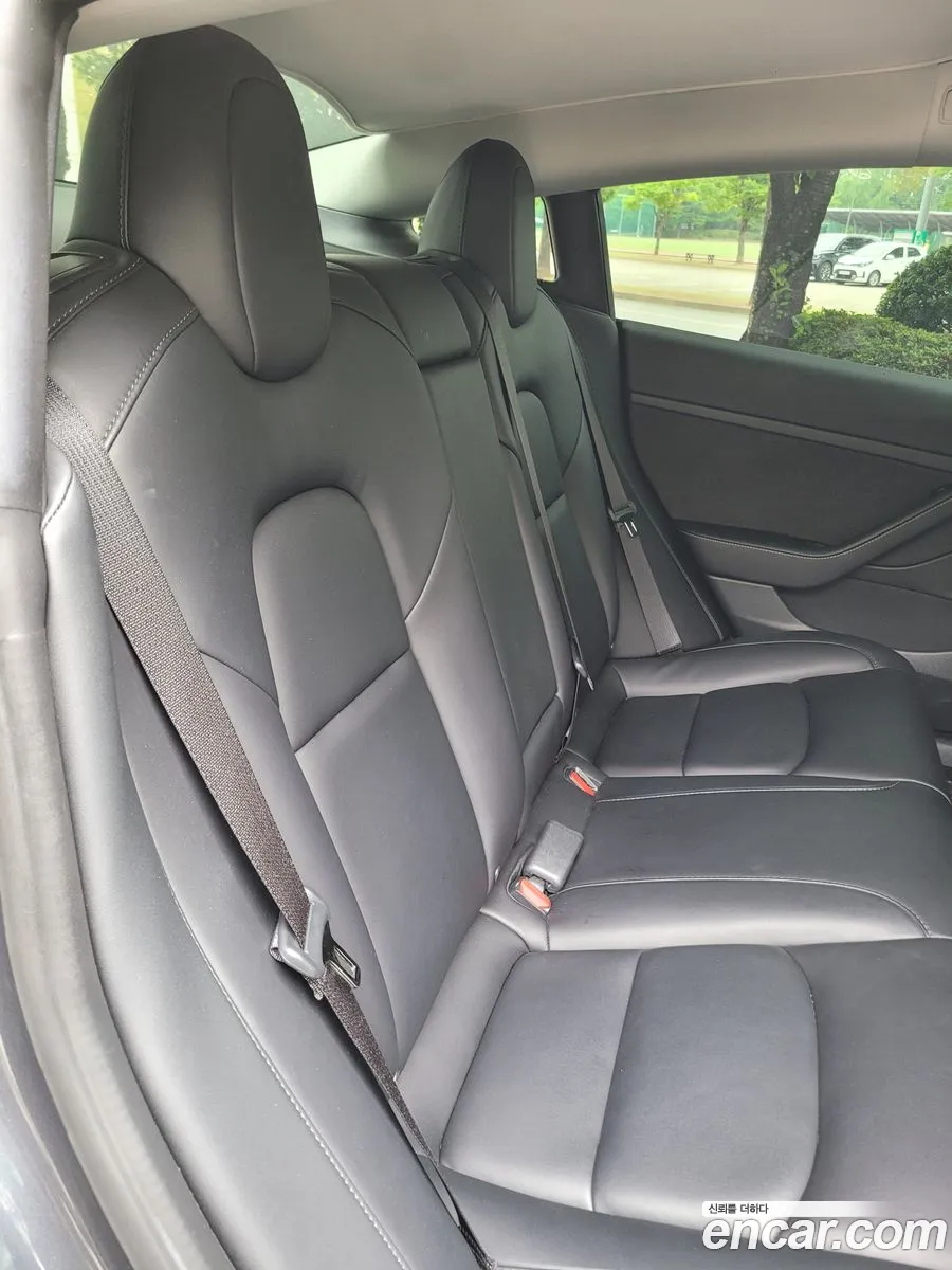 Tesla Model 3 2022 — 7