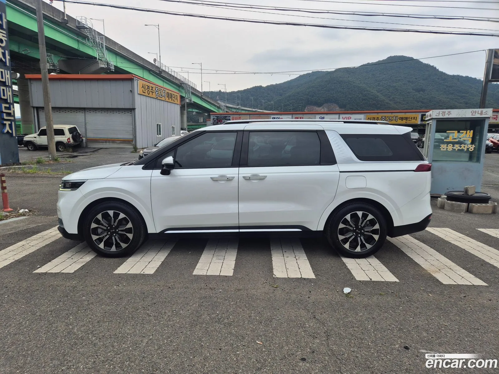Kia Carnival 2021 — 7