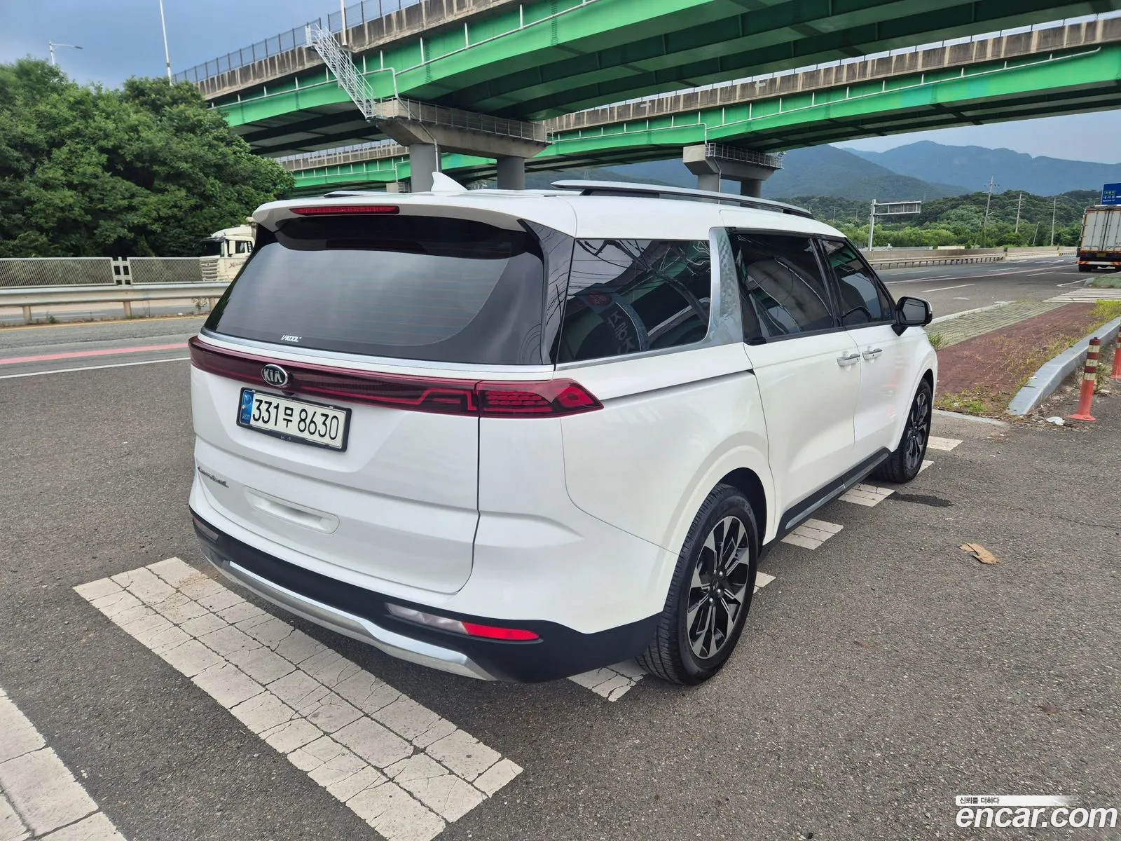 Kia Carnival 2021 — 16