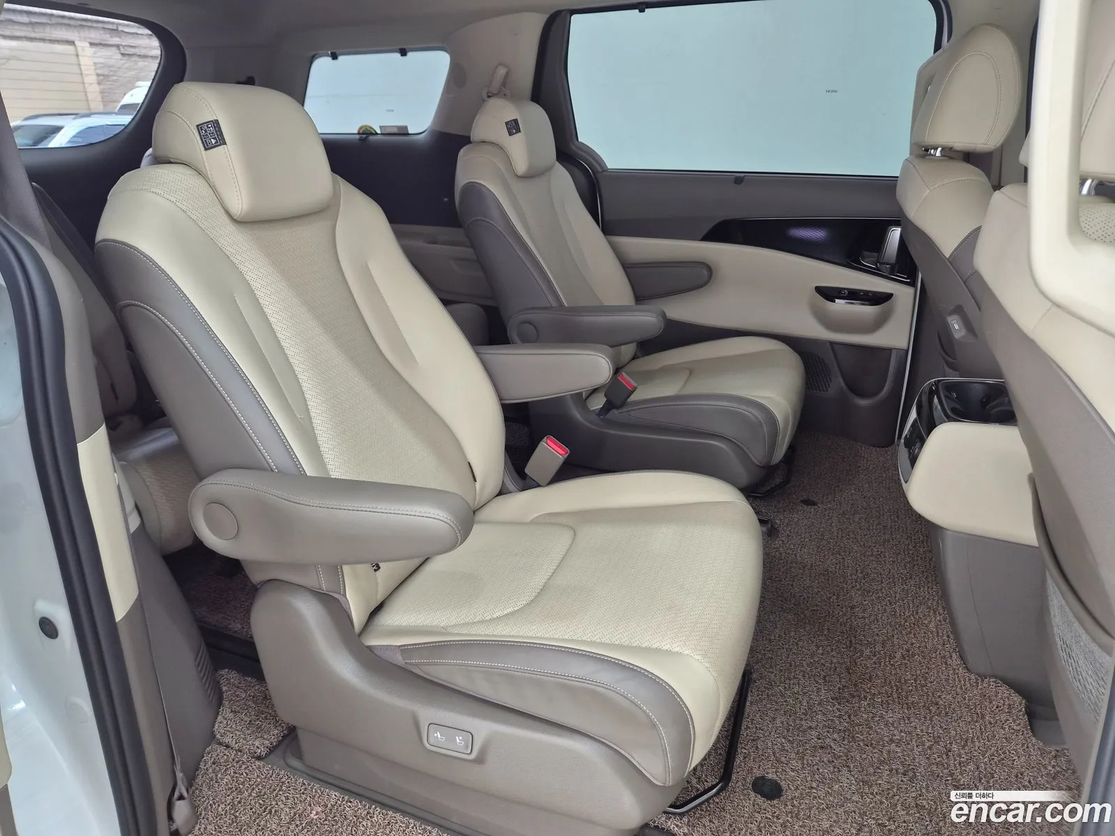 Kia Carnival 2021 — 4