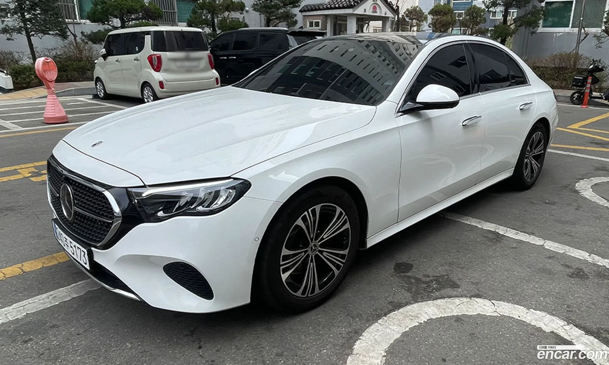 Mercedes-Benz E-Class W214 2024 — 12
