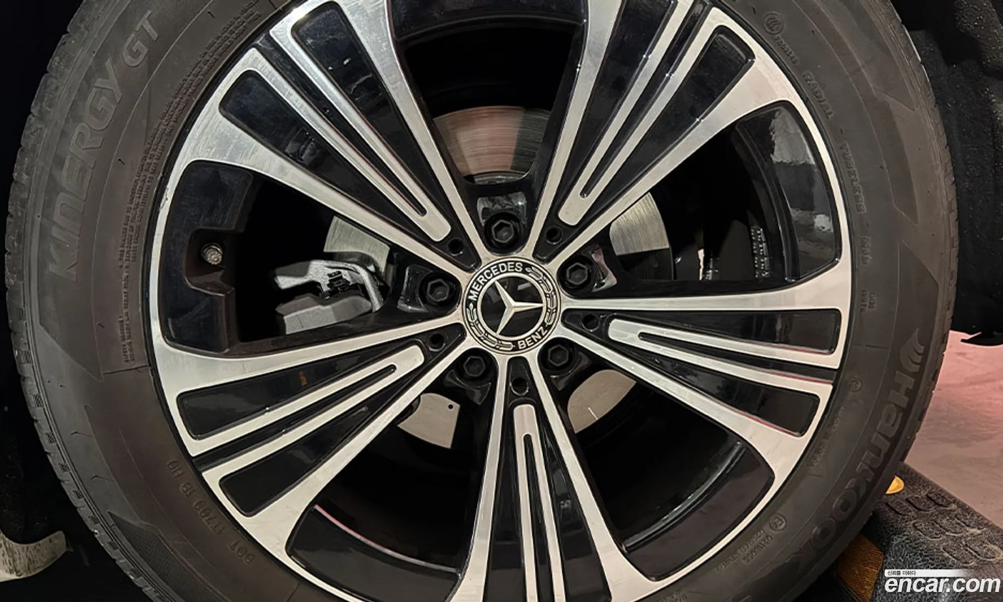 Mercedes-Benz E-Class W214 2025 — 13