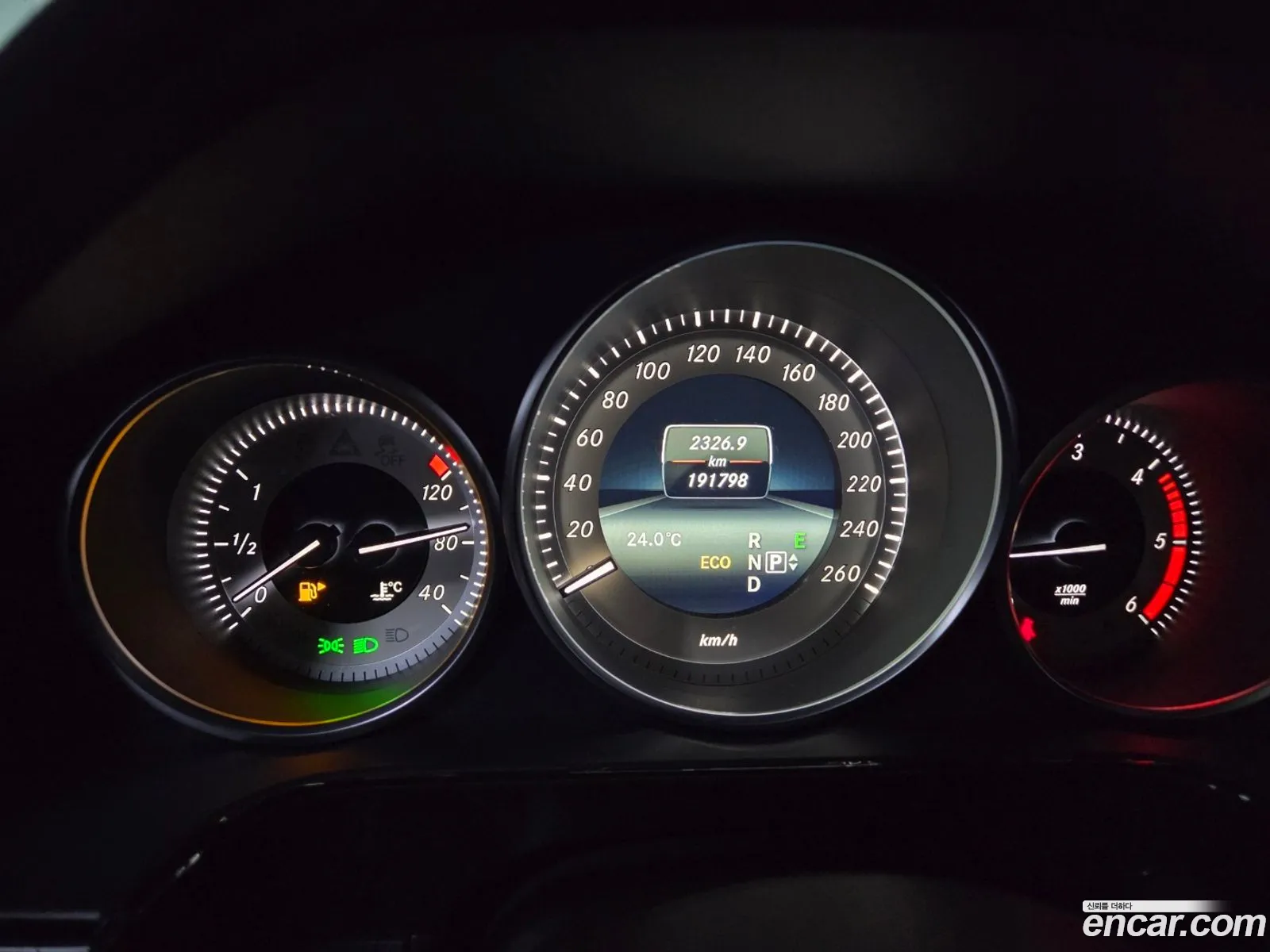 Mercedes-Benz E-Class W212 2014 — 13