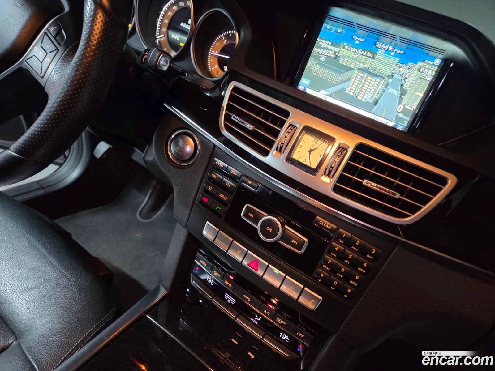 Mercedes-Benz E-Class W212 2014 — 19