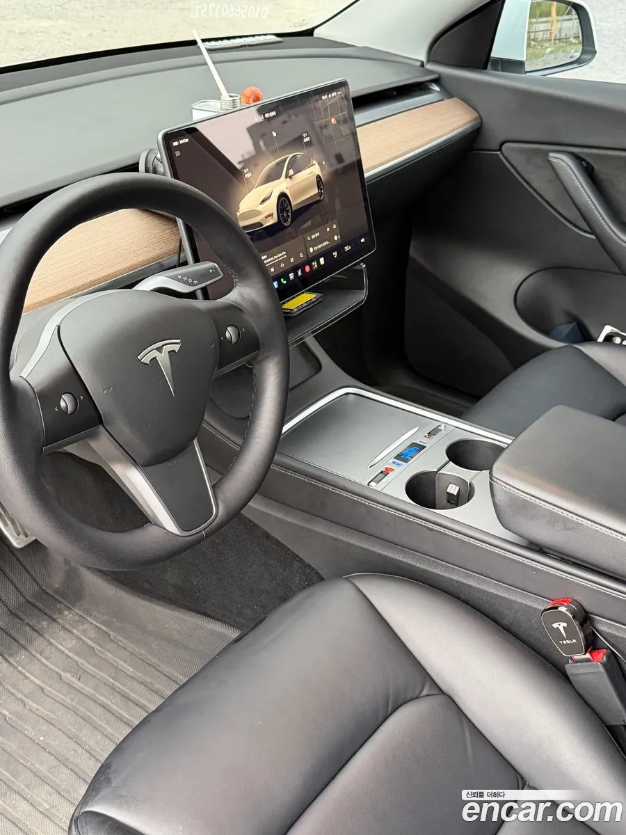 Tesla Model Y 2022 — 10