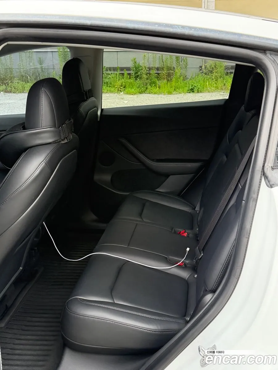 Tesla Model Y 2022 — 3