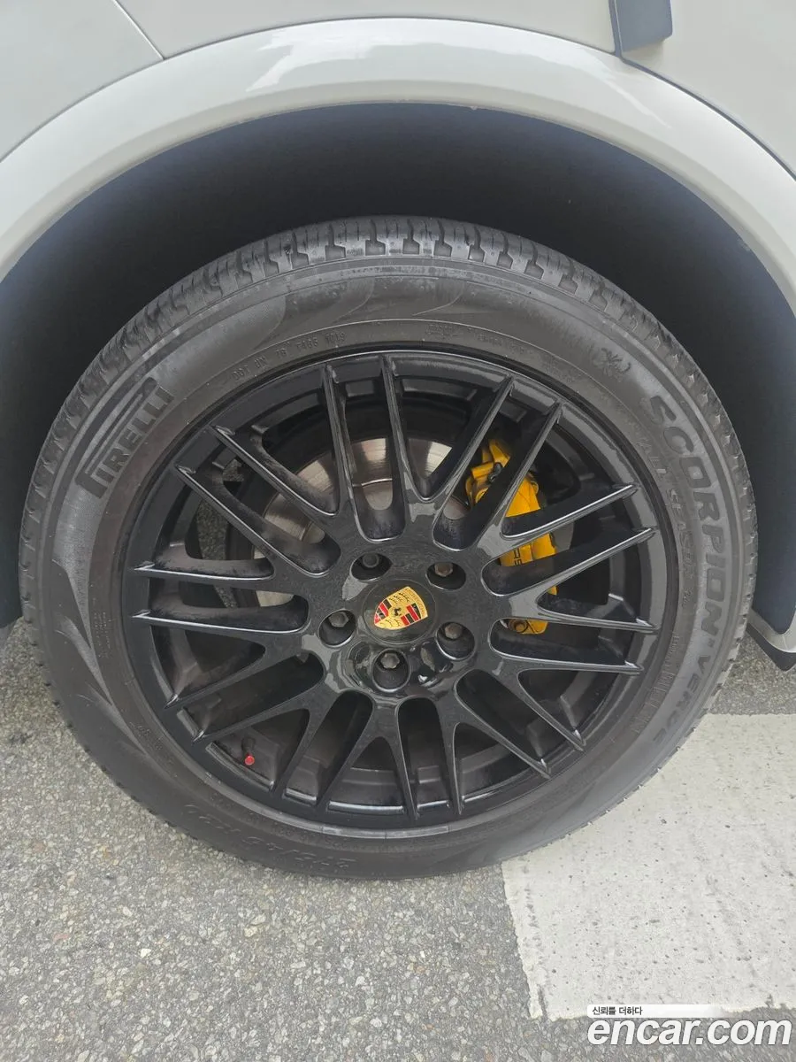 Porsche Cayenne 2013 — 17