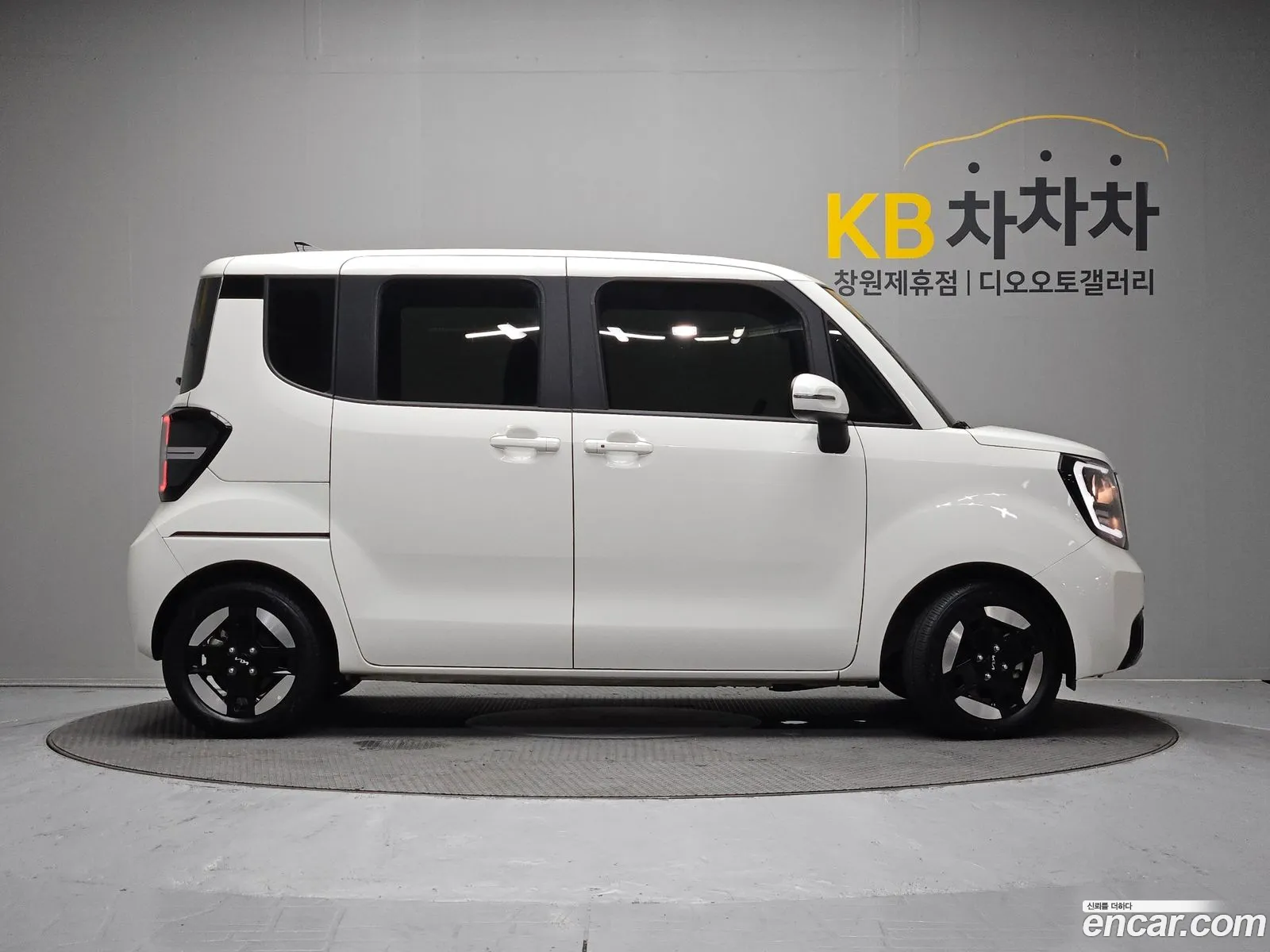 Kia Kia Ray EV 2024 — 12
