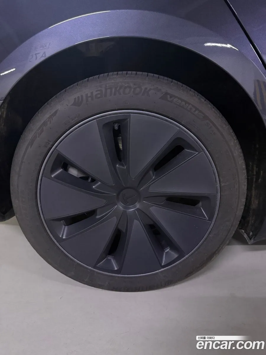 Tesla Model 3 2026 — 9