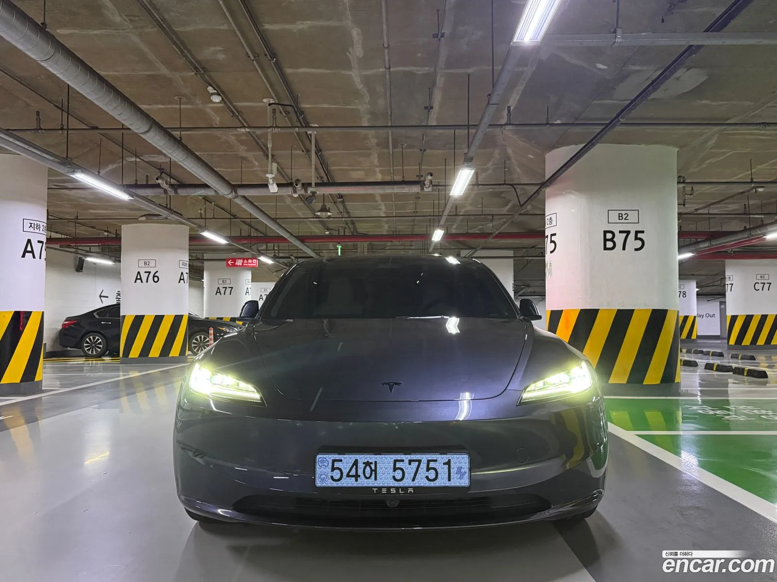 Tesla Model 3 2026 — 5