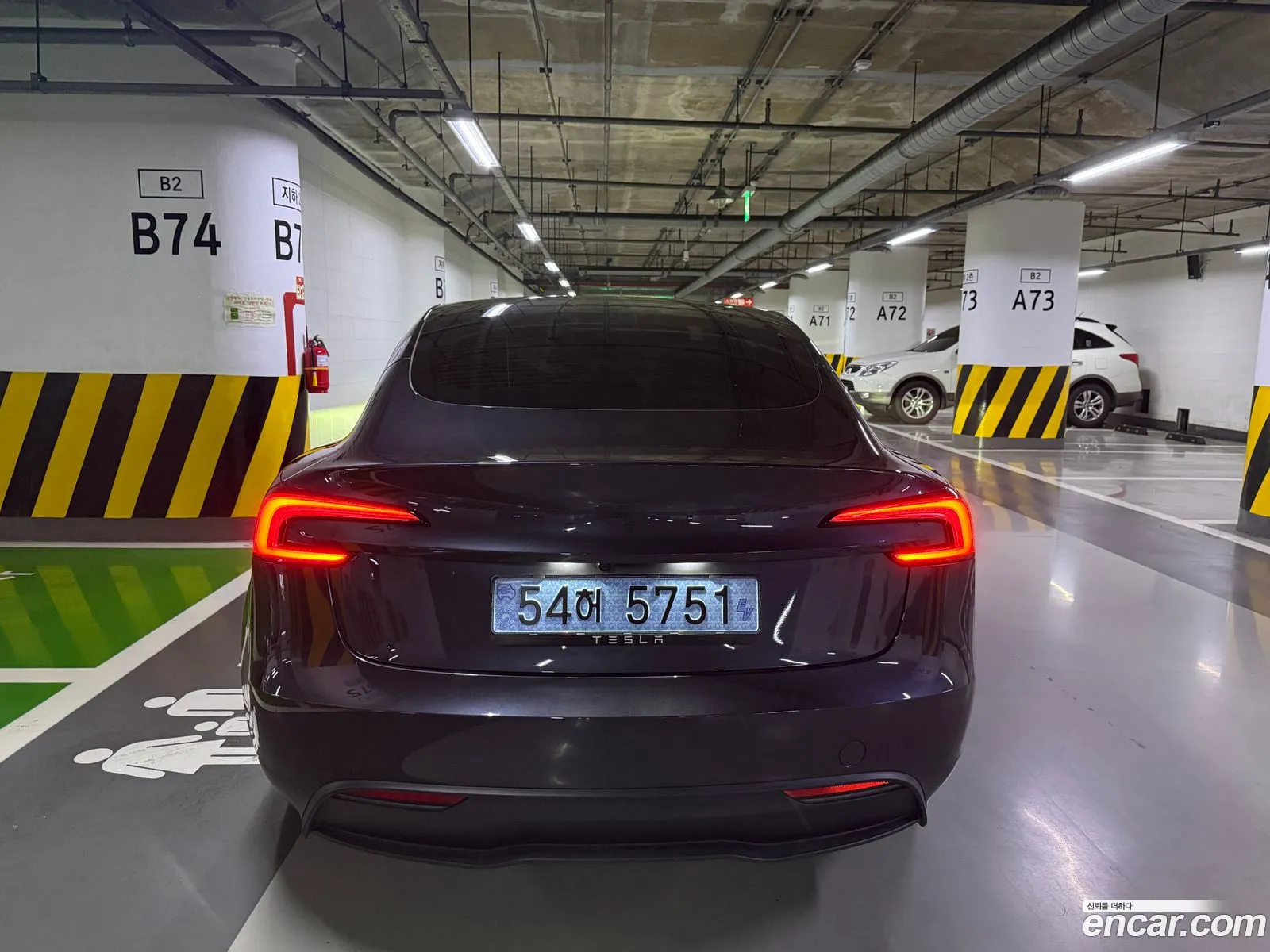 Tesla Model 3 2026 — 6