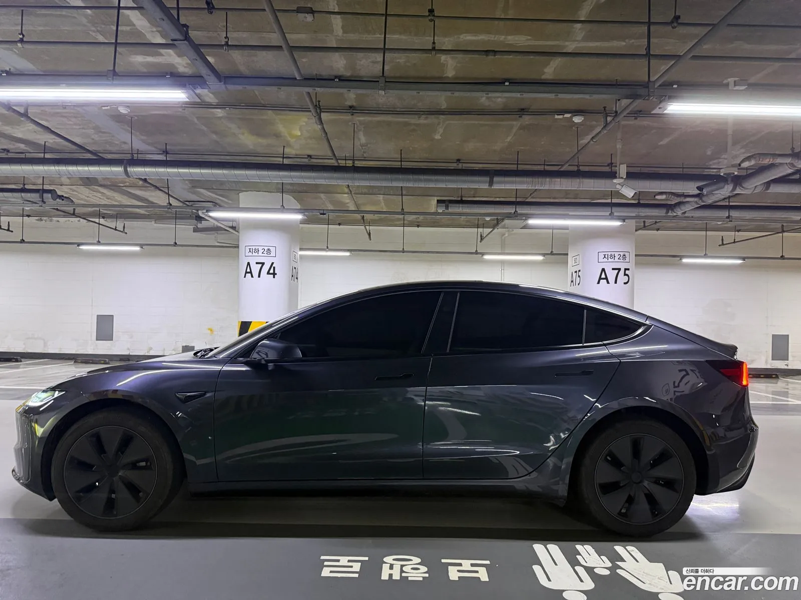 Tesla Model 3 2026 — 2