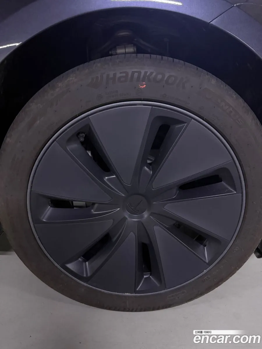Tesla Model 3 2026 — 8