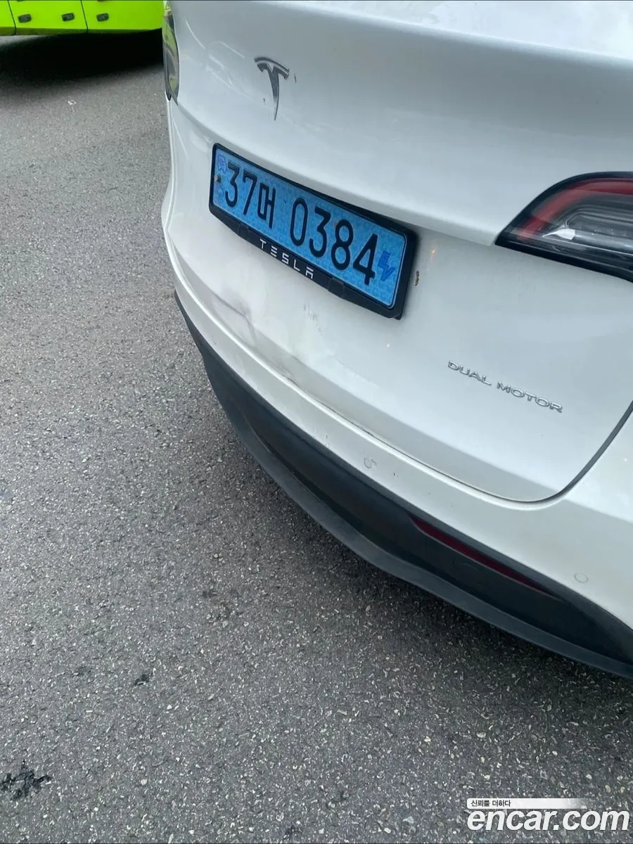 Tesla Model Y 2022 — 10