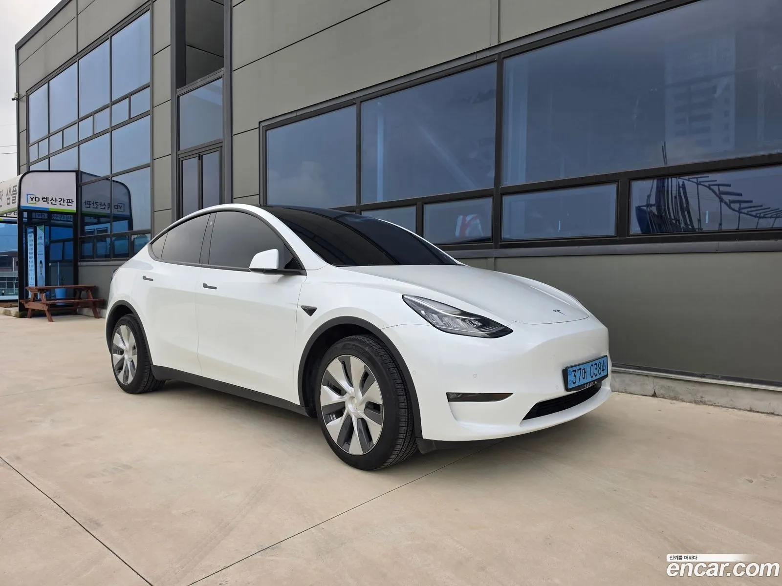 Tesla Model Y 2022 — 11
