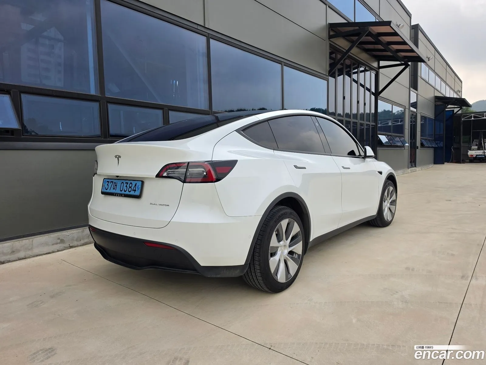 Tesla Model Y 2022 — 7