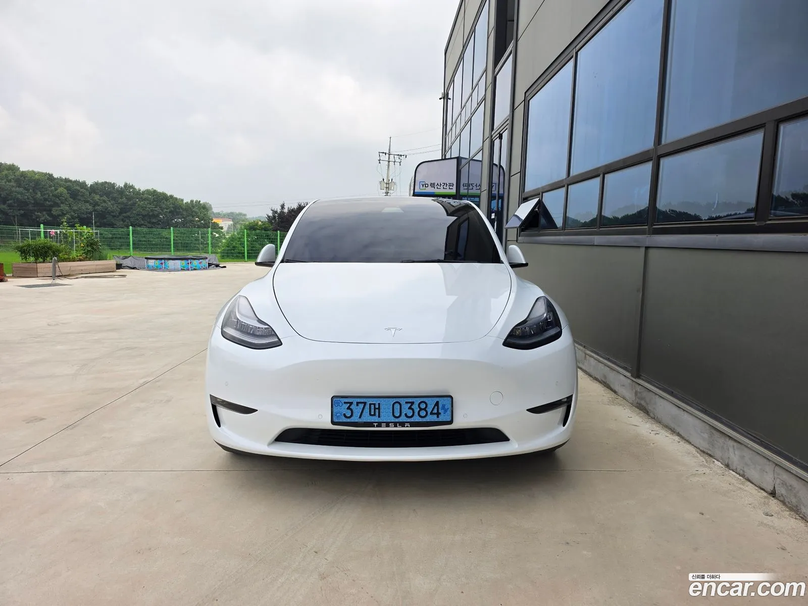 Tesla Model Y 2022 — 13