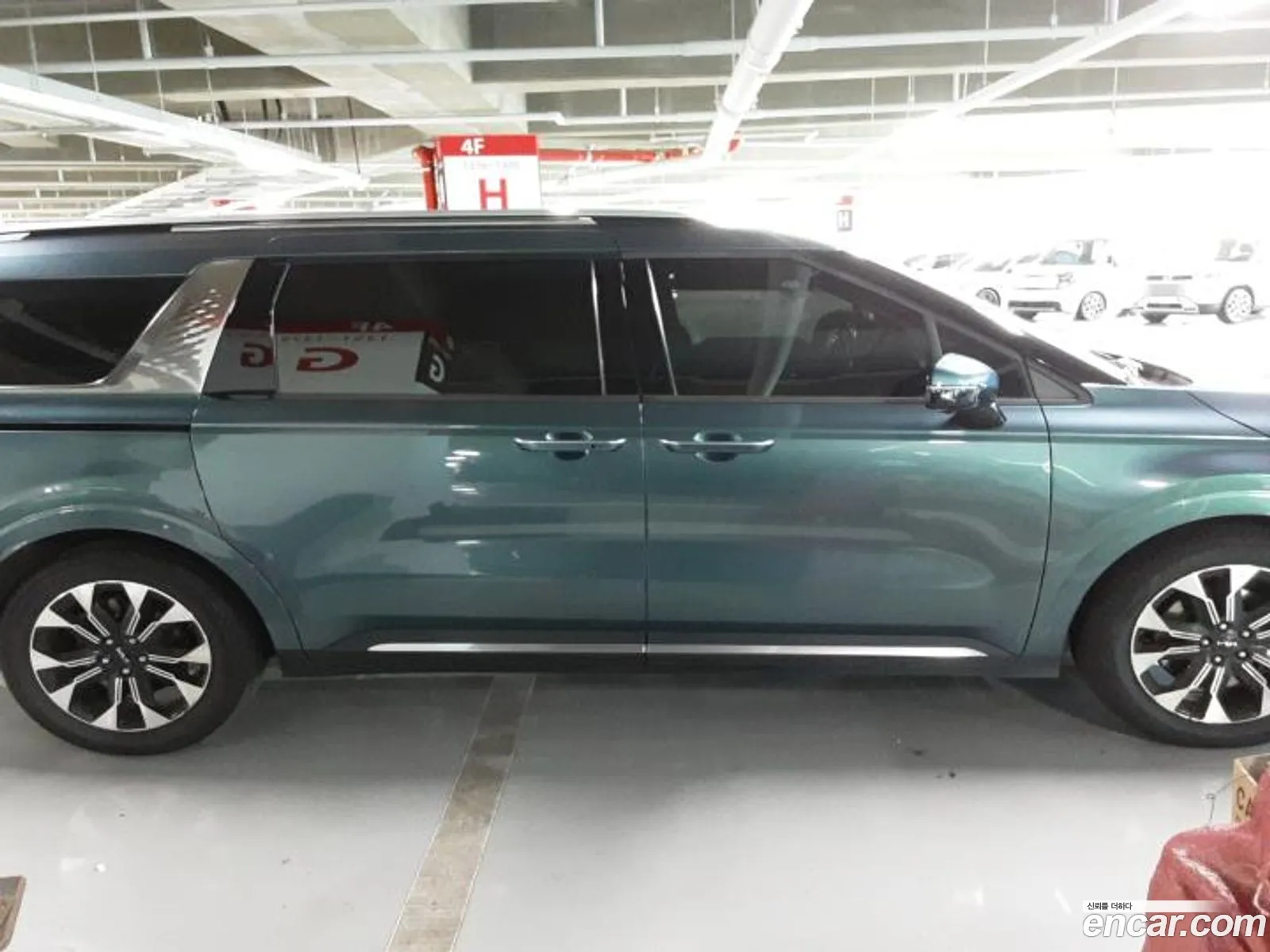 Kia Carnival 2023 — 9