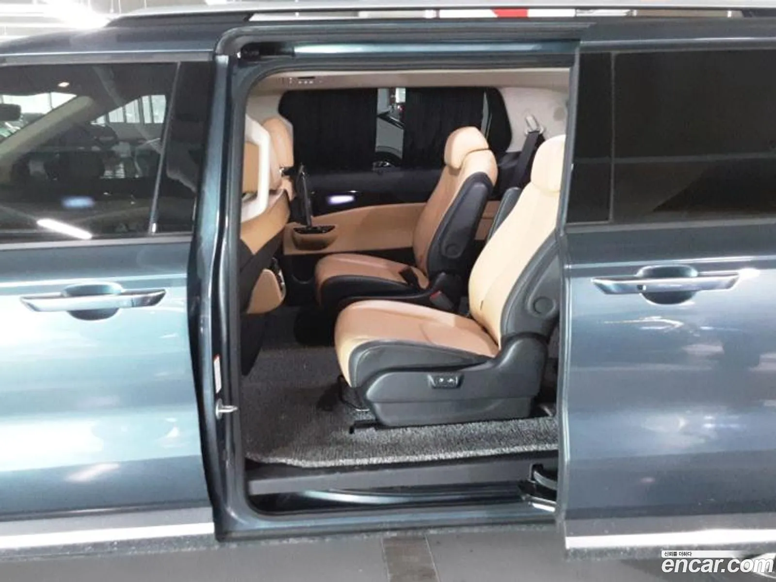 Kia Carnival 2023 — 16