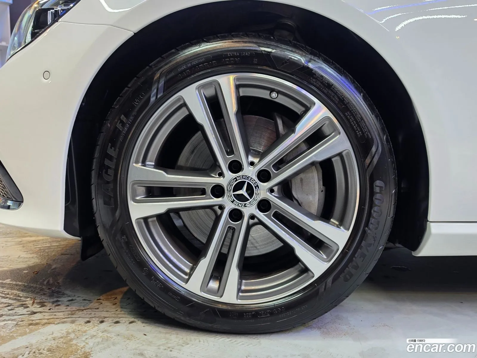 Mercedes-Benz E-Class W213 2022 — 14