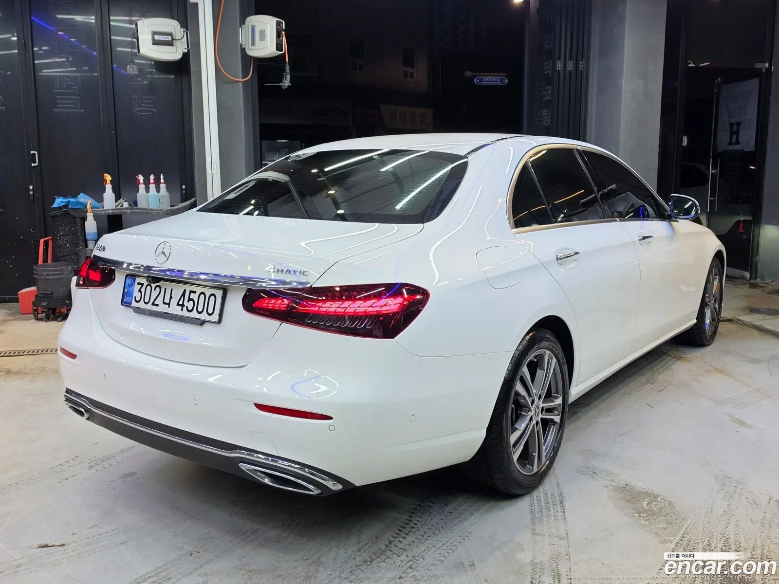 Mercedes-Benz E-Class W213 2022 — 12