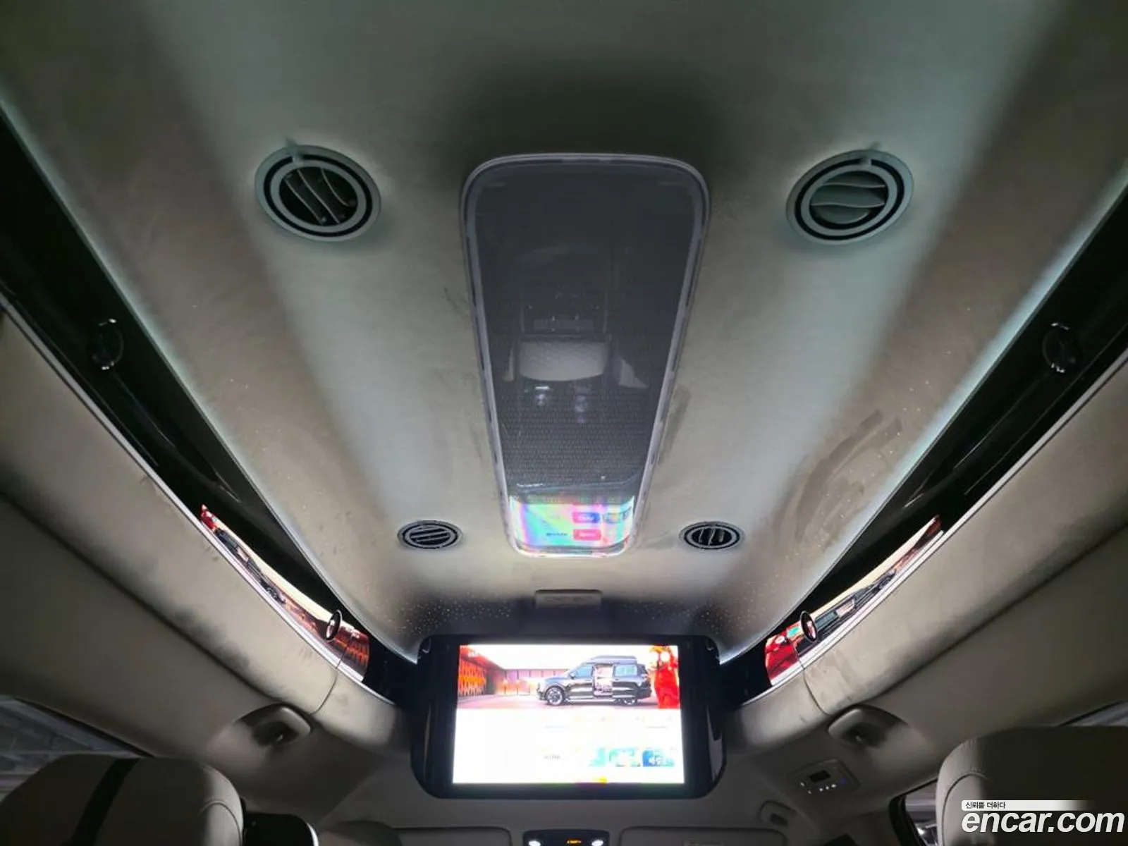 Kia Carnival 2025 — 12