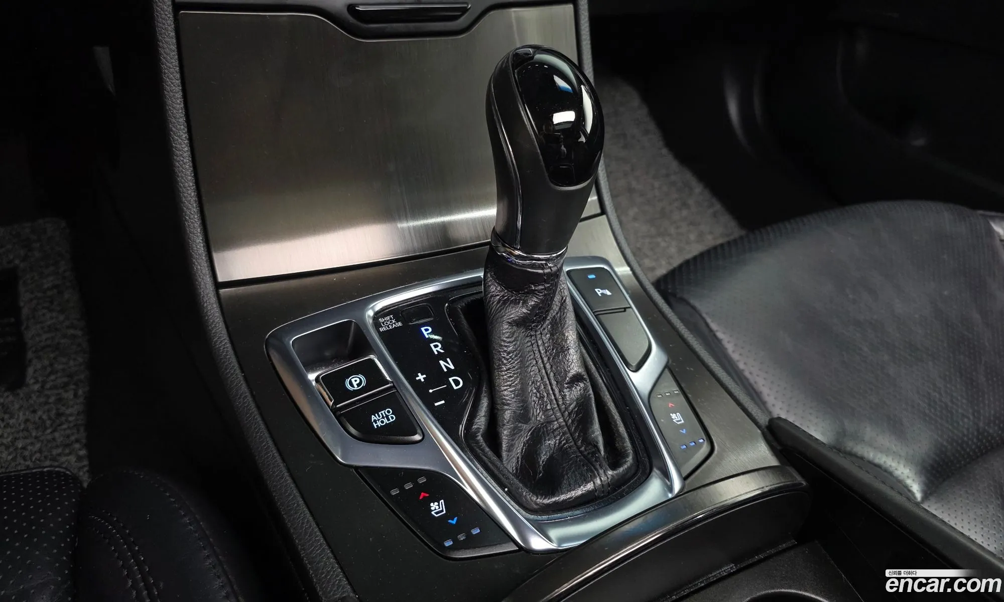 Hyundai Grandeur HG 2015 — 17