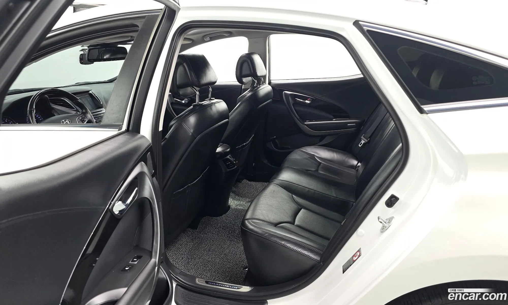 Hyundai Grandeur HG 2015 — 15