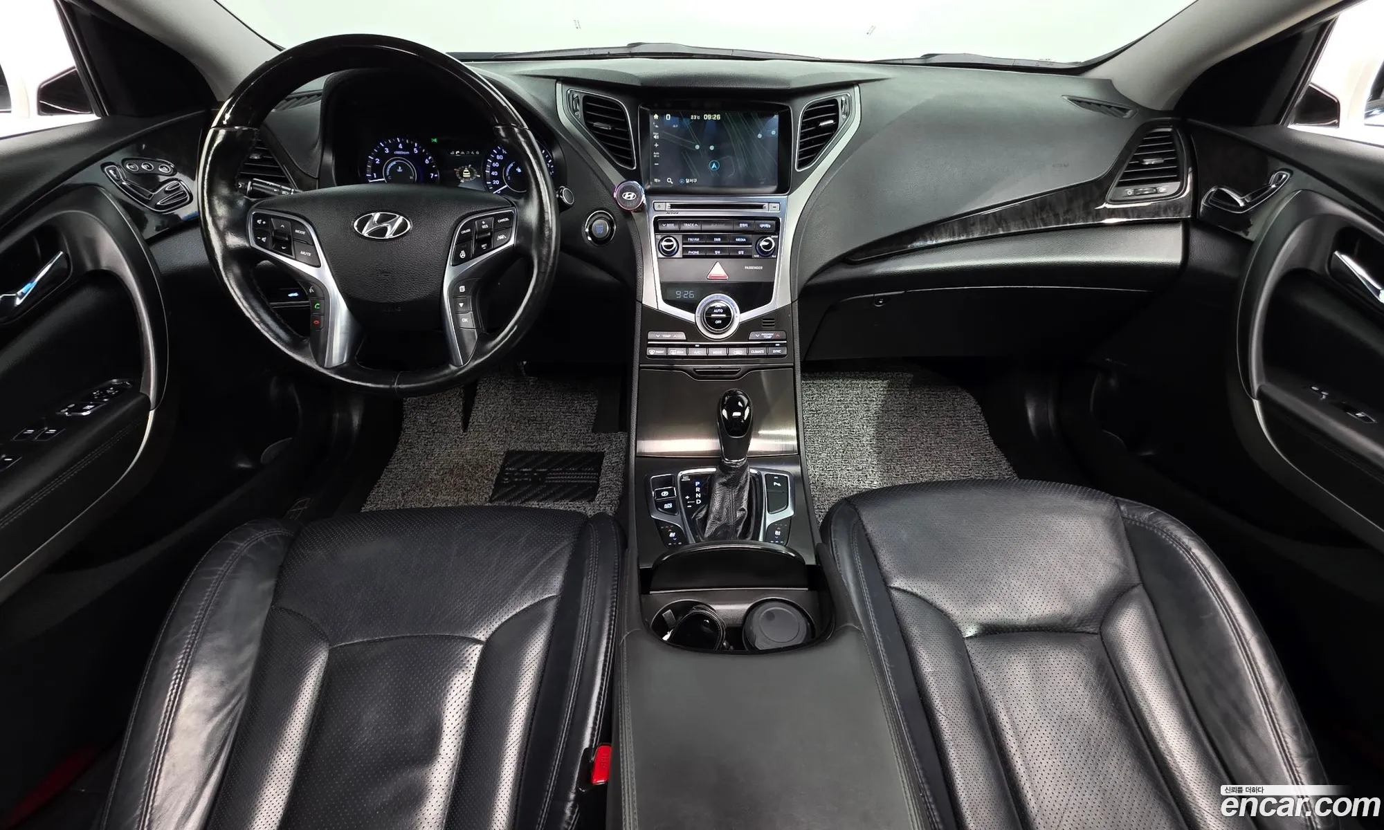 Hyundai Grandeur HG 2015 — 18