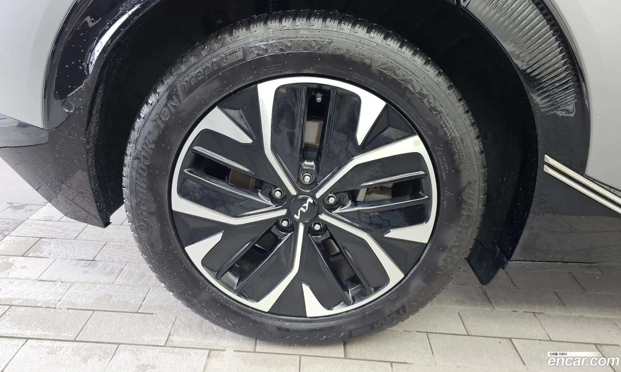 Kia EV6 2023 KNAC381AFPA133694 — 10