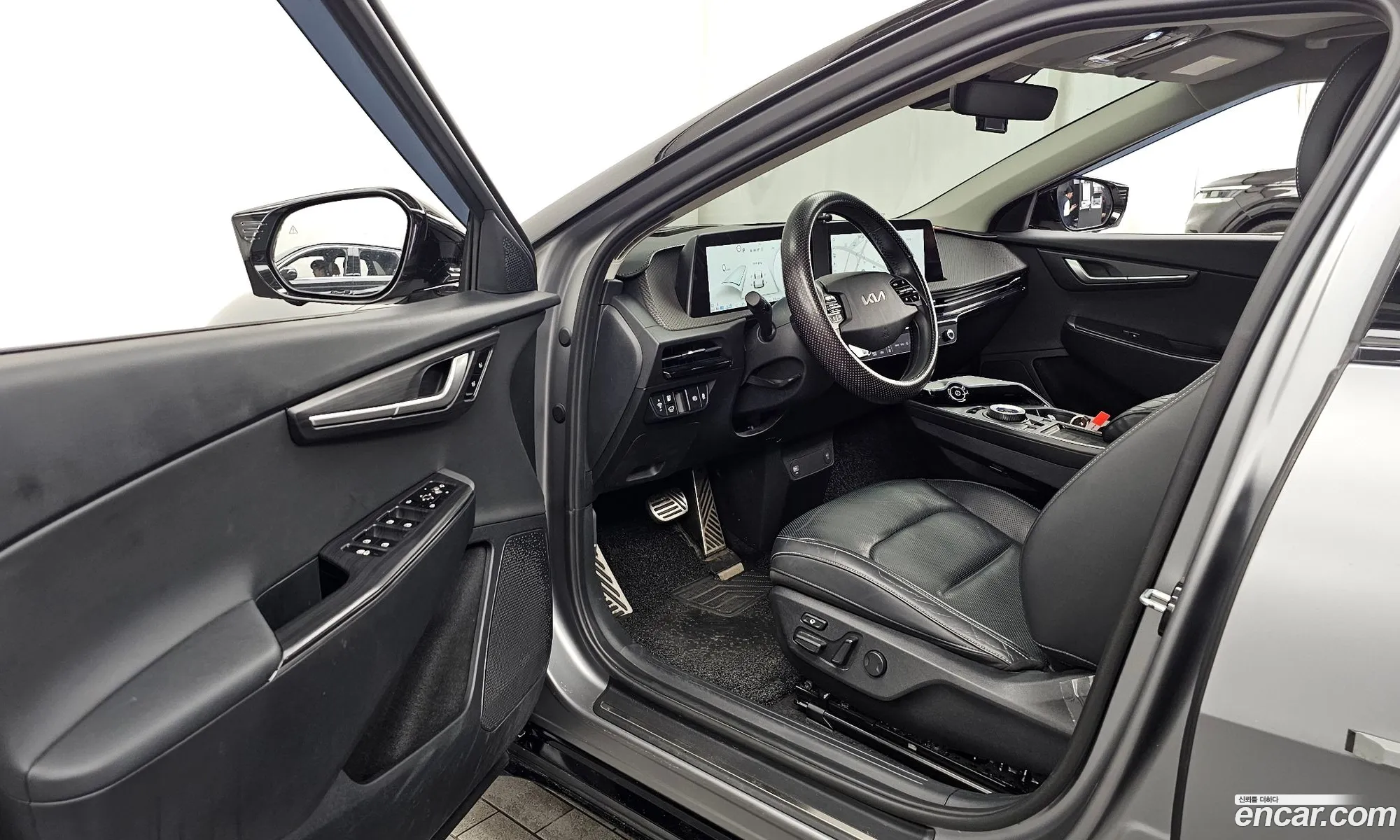 Kia EV6 2023 KNAC381AFPA133694 — 5