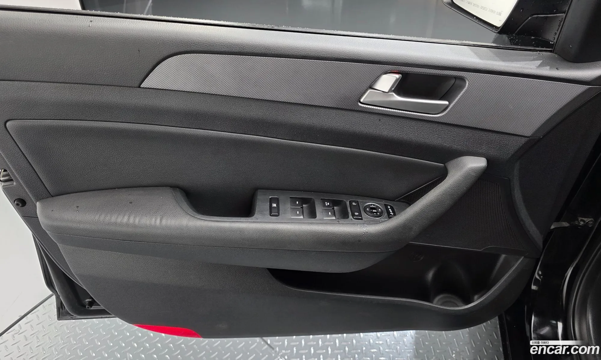 Hyundai LF Sonata 2016 KMHE241CBGA235014 — 17