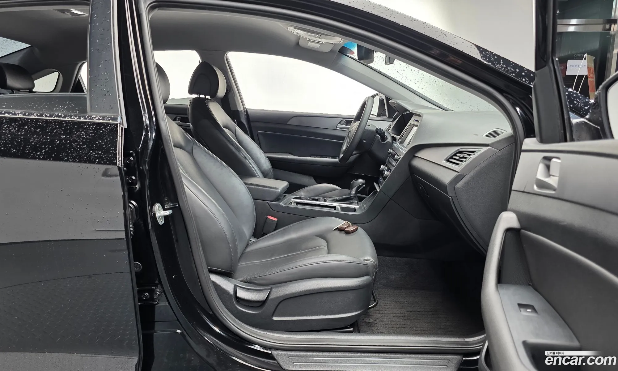 Hyundai LF Sonata 2016 KMHE241CBGA235014 — 14