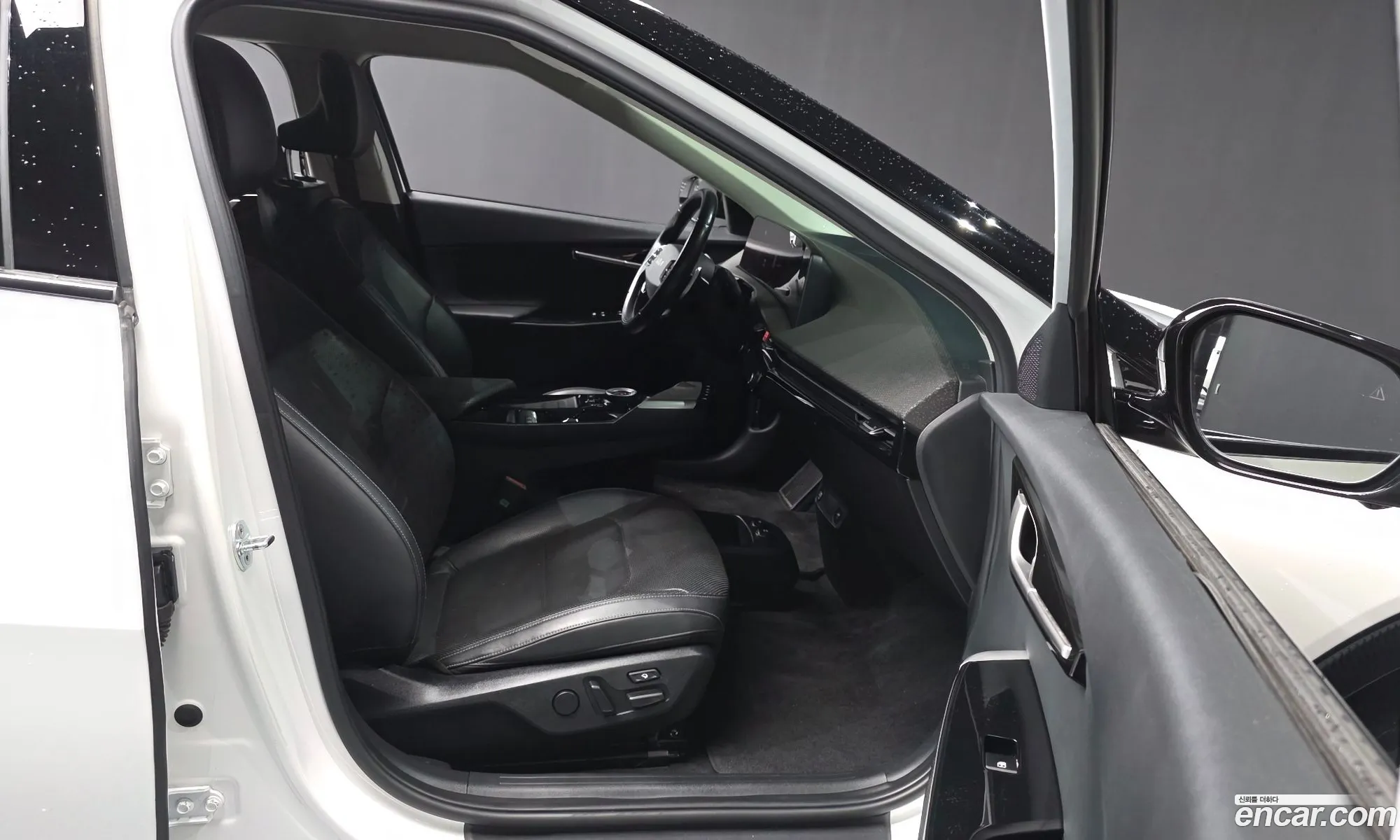 Kia EV6 2021 KNAC381AFNA010477 — 8