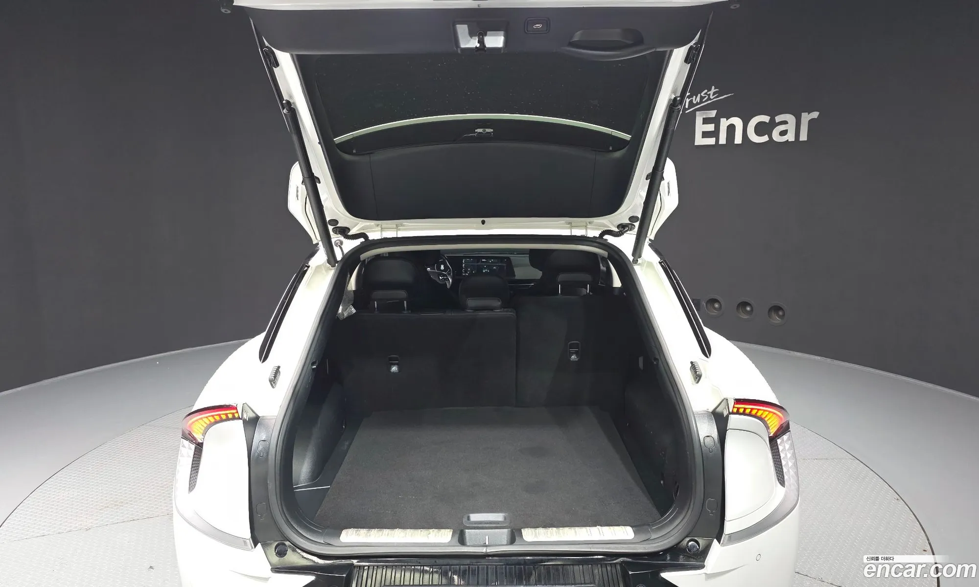 Kia EV6 2021 KNAC381AFNA010477 — 34