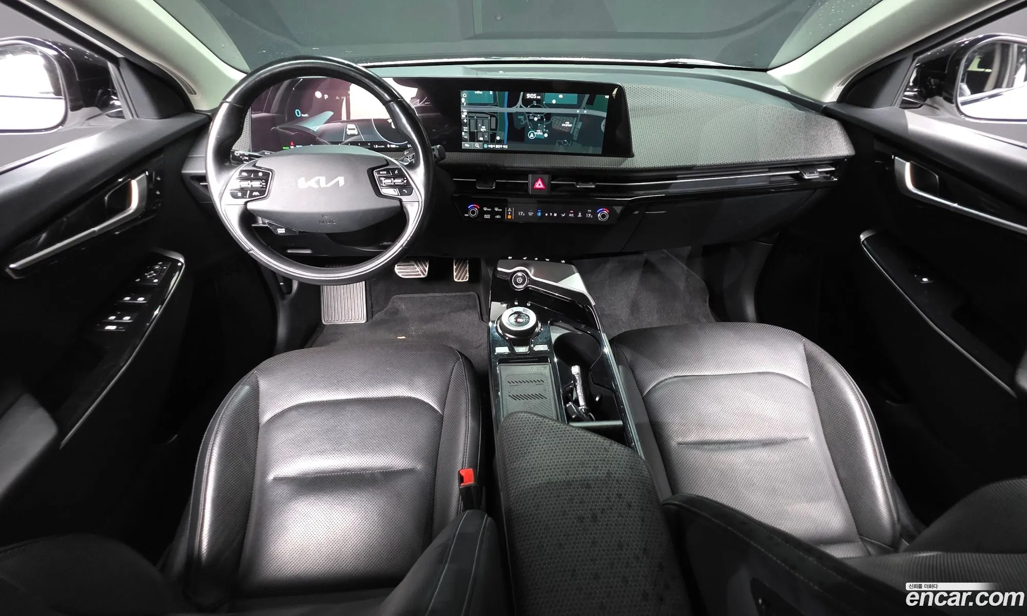 Kia EV6 2021 KNAC381AFNA010477 — 25