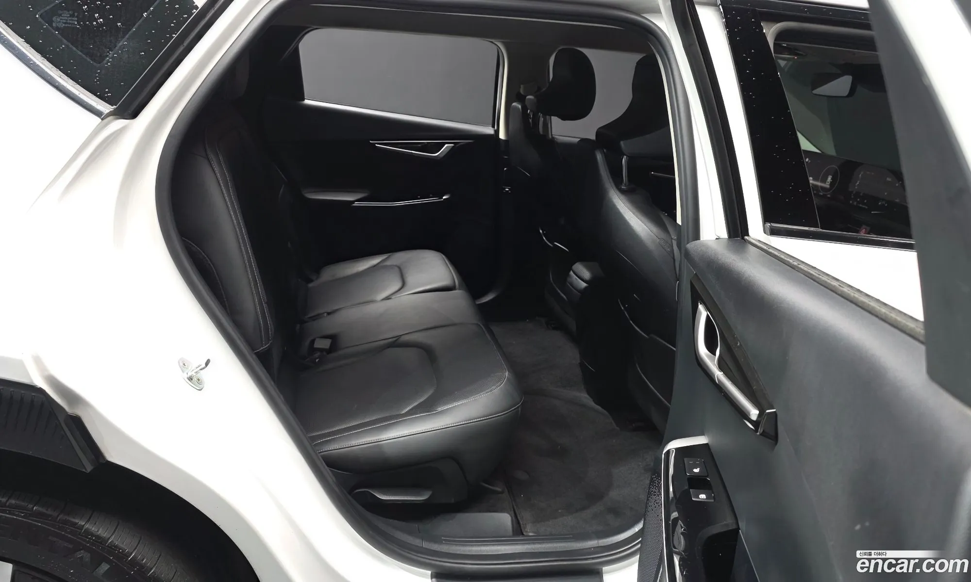 Kia EV6 2021 KNAC381AFNA010477 — 6