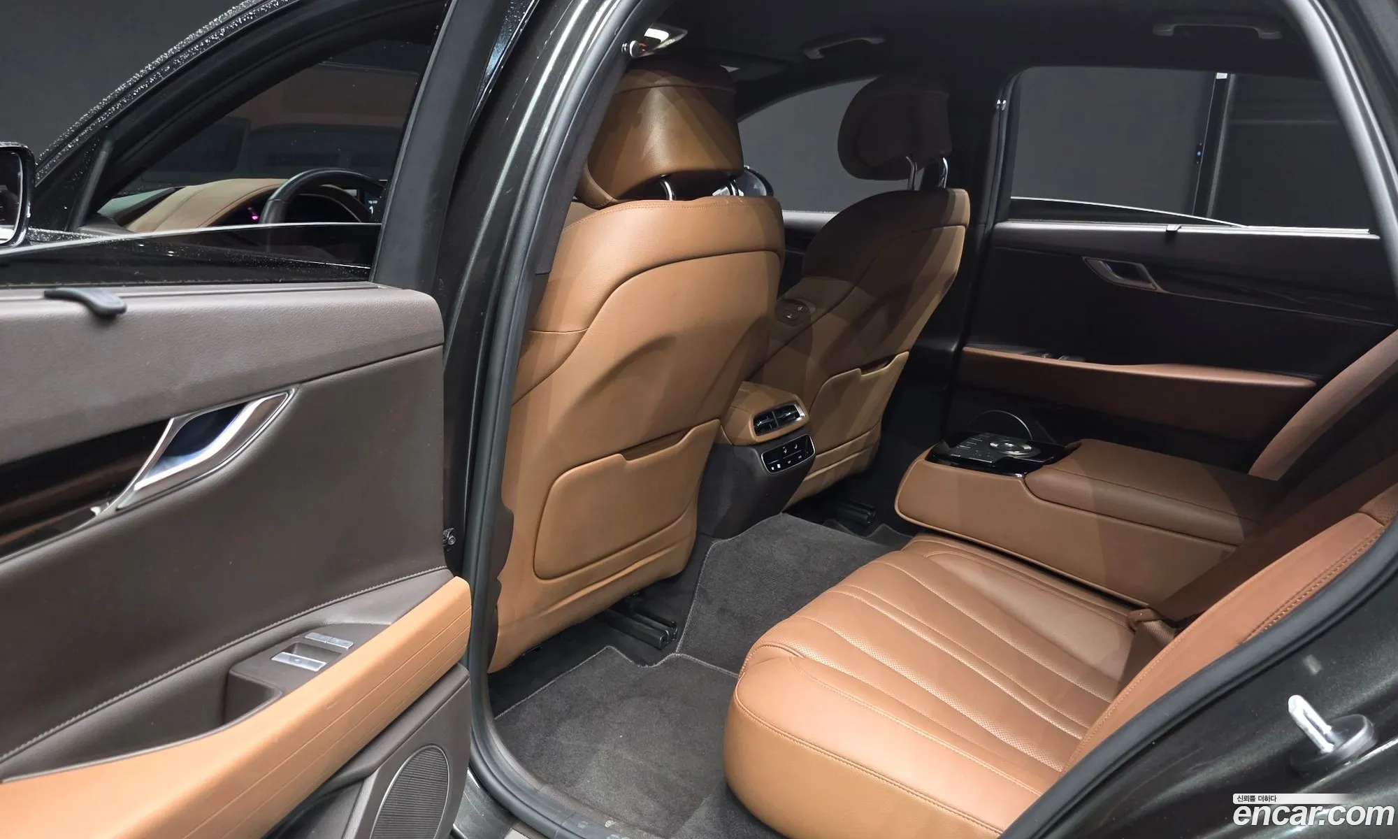 Genesis G80 2022 KMTGB41CBNU128008 — 2