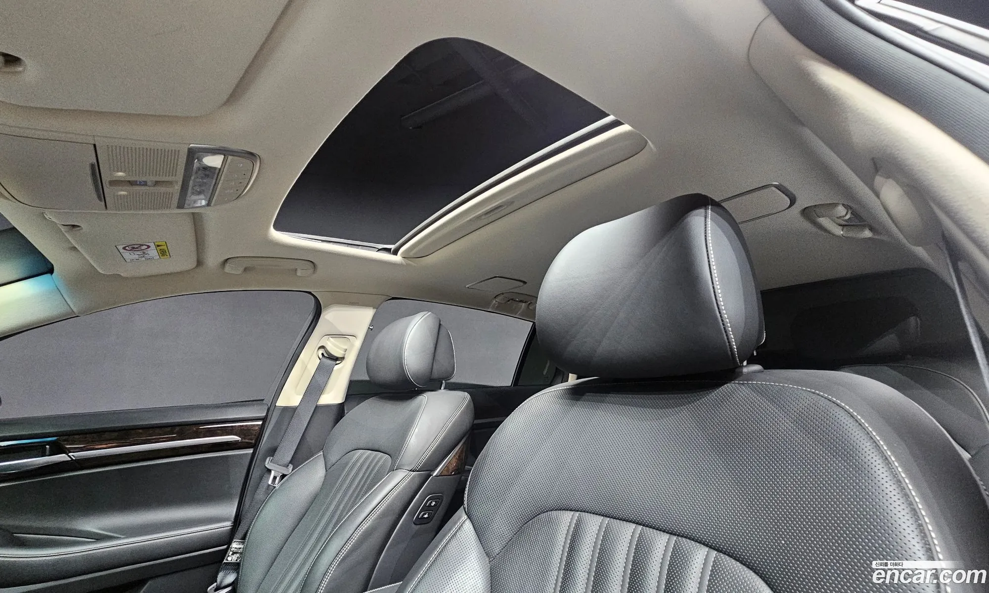Genesis G90 2021 KMHG141DDMU095662 — 17