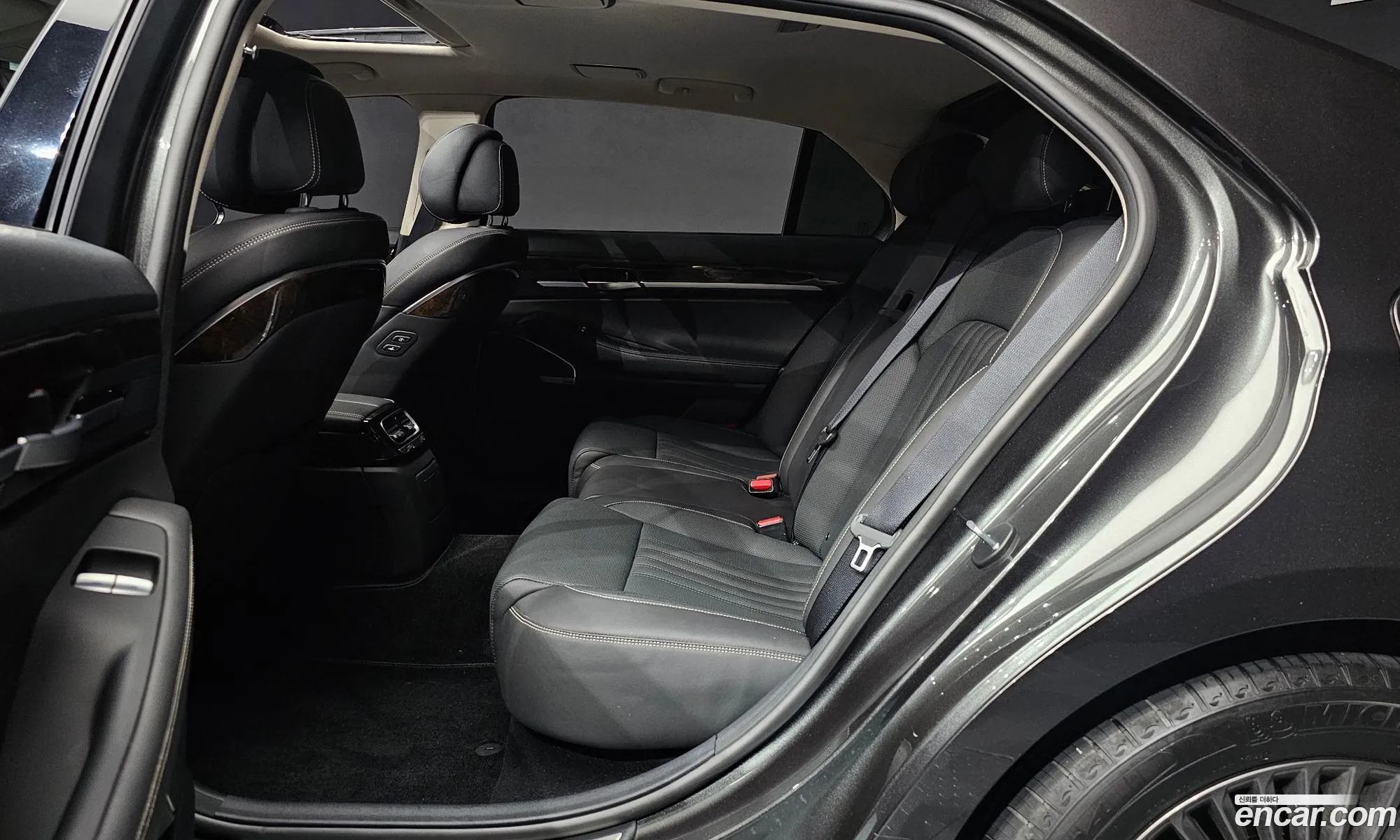 Genesis G90 2021 KMHG141DDMU095662 — 19