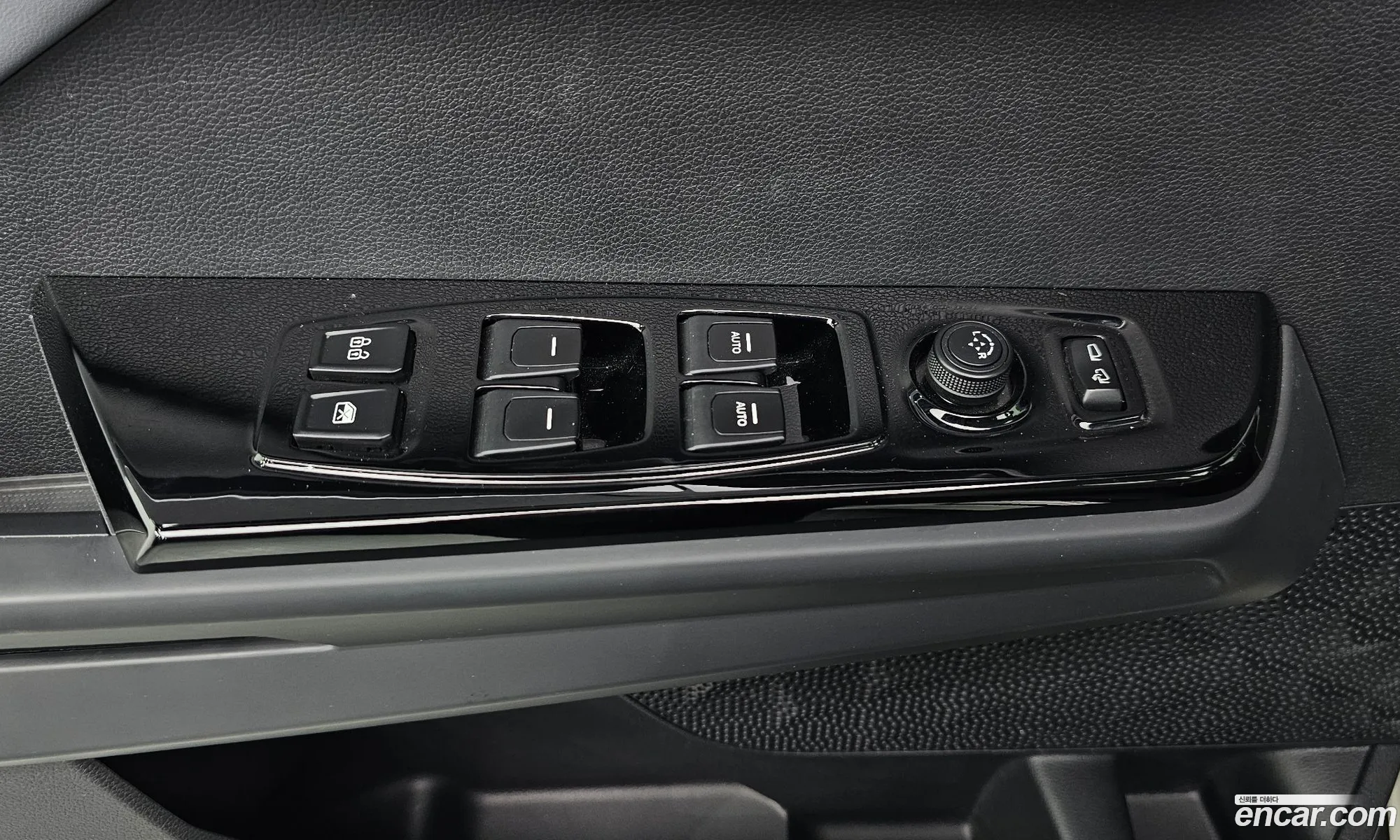 KG Mobility (SsangYong) Torres 2025 KPBPH3D21TP108963 — 18