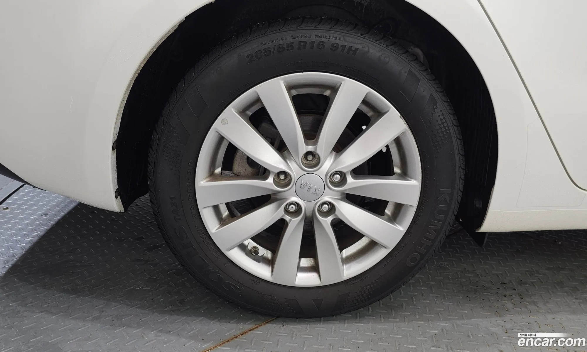 Kia K3 2015 — 14