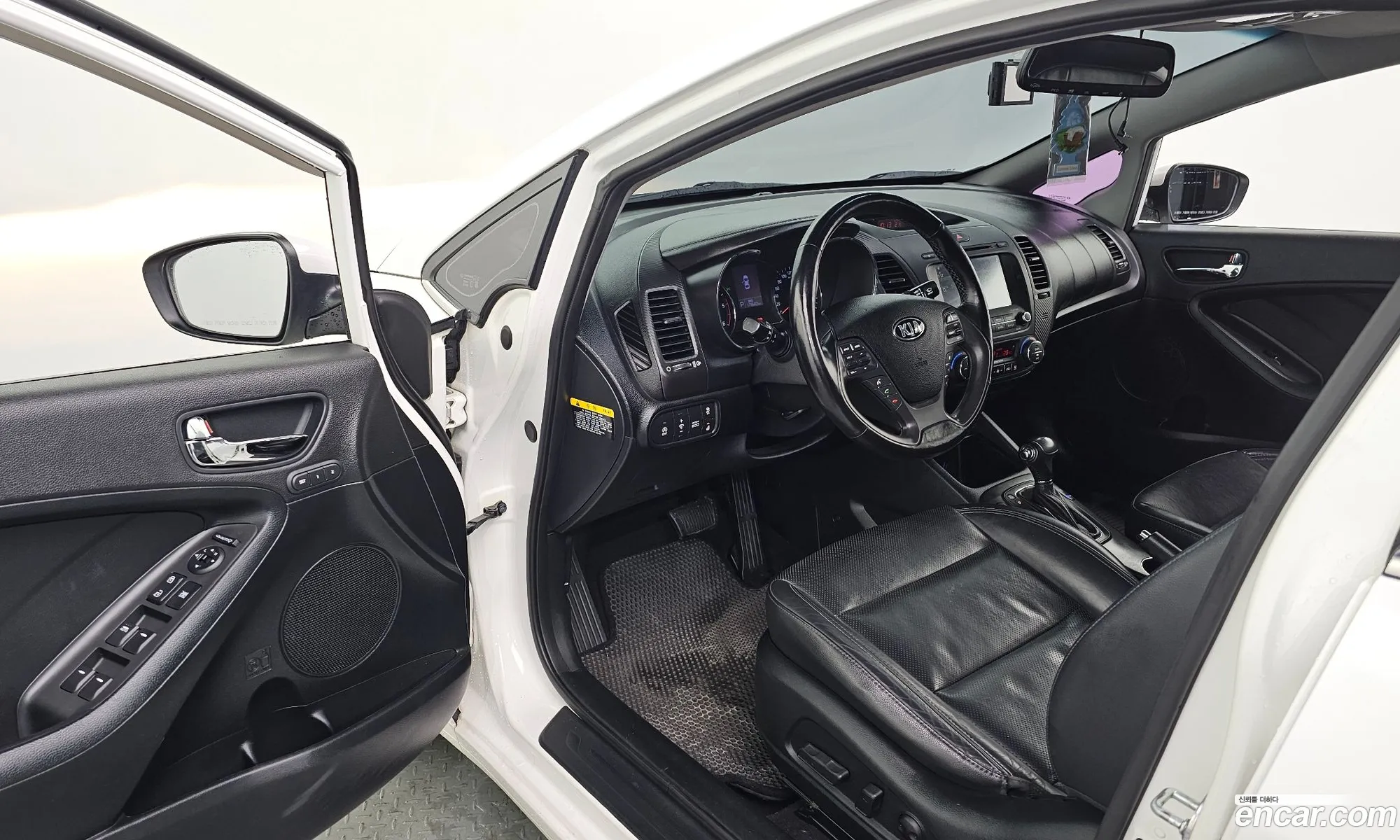 Kia K3 2015 — 21